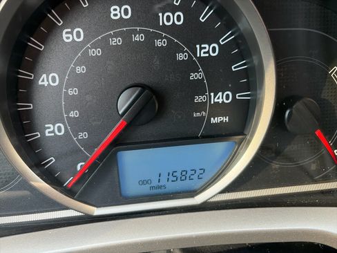 Used 2014 Toyota RAV4 XLE AWD/4WD image 7