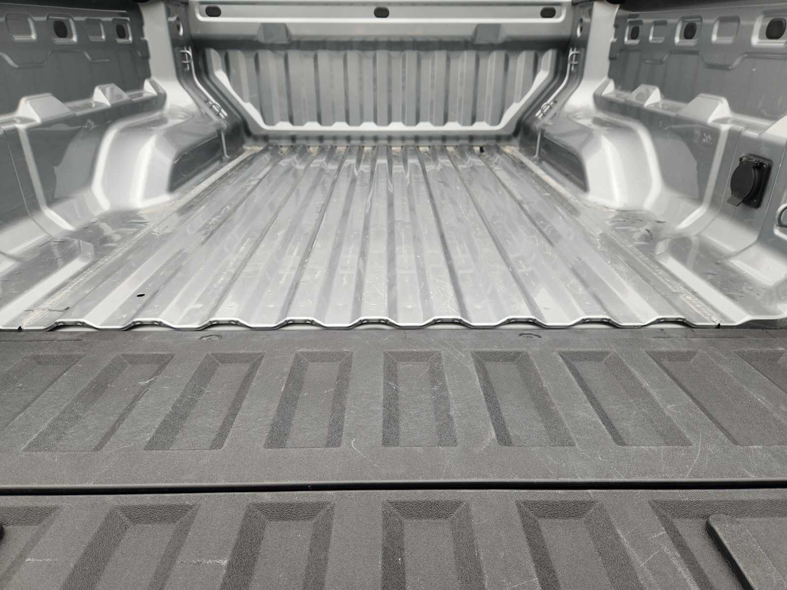 Certified 2023 GMC Canyon AT4 w/ AT4 Premium Package AWD/4WD image 32