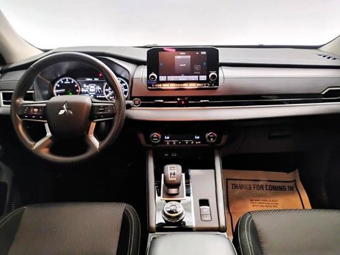 Used 2024 Mitsubishi Outlander ES image 46