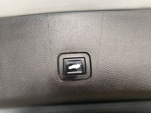 Used 2018 Chevrolet Traverse LT FWD image 9