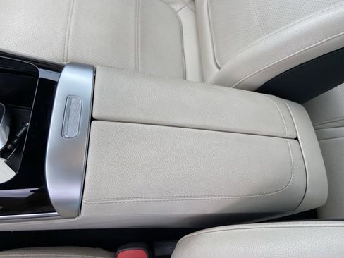 Used 2025 Mercedes-Benz C 300 Sedan image 42