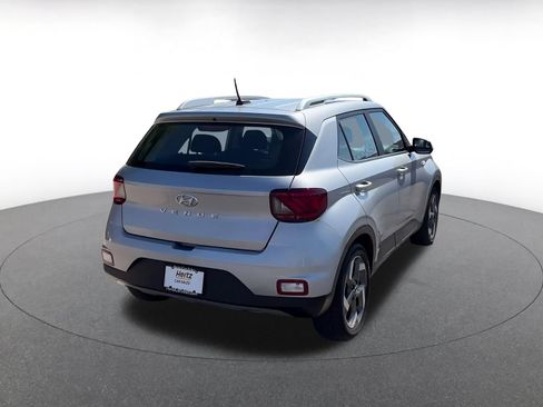 Used 2025 Hyundai Venue SEL FWD image 13