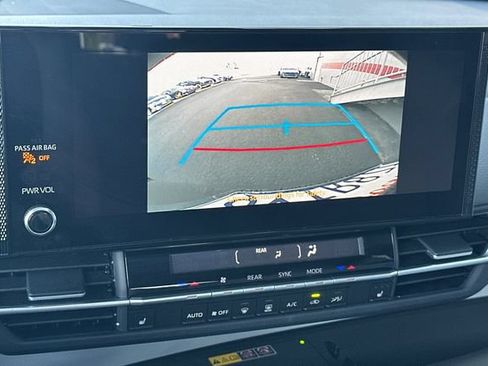 Certified 2026 Toyota Sienna XLE FWD image 25
