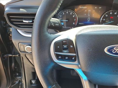 Used 2023 Ford Explorer XLT AWD/4WD image 24