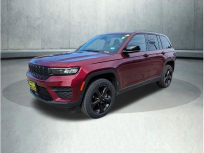 Used 2023 Jeep Grand Cherokee Altitude