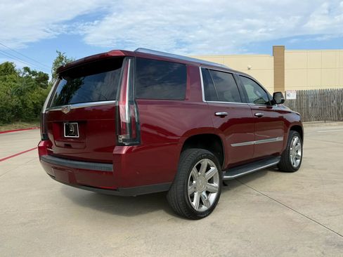 Used 2020 Cadillac Escalade Premium Luxury RWD image 7