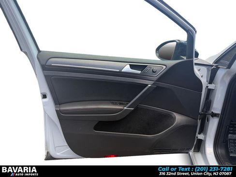 Used 2019 Volkswagen GTI SE w/ SE Experience Package FWD image 9