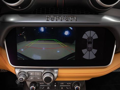 Used 2019 Ferrari Portofino RWD image 32