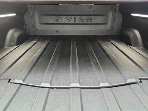Used 2025 Rivian R1T Adventure image 15