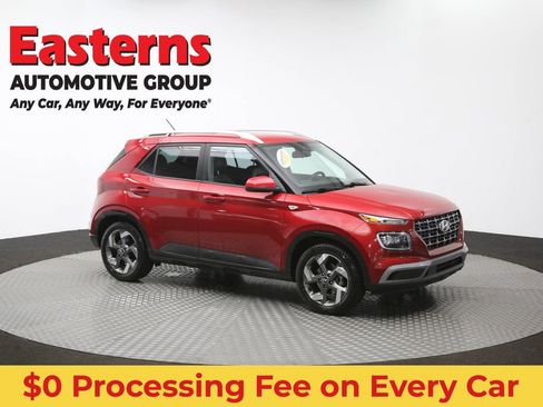 Used 2023 Hyundai Venue Limited FWD image 48