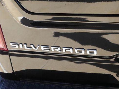 Used 2022 Chevrolet Silverado 1500 High Country w/ Technology Package AWD/4WD image 36