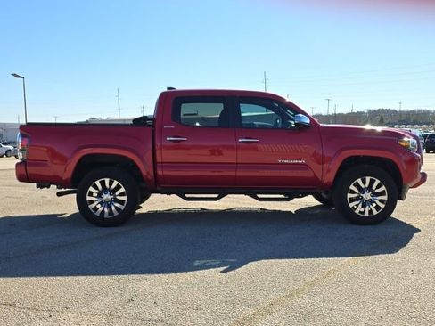 Used 2023 Toyota Tacoma Limited image 6