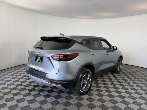 Used 2025 Chevrolet Blazer LT AWD/4WD image 5