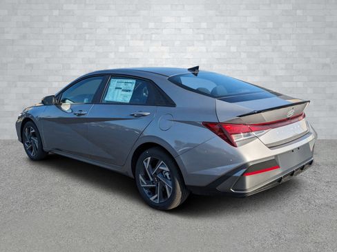 New 2025 Hyundai Elantra Sport image 7