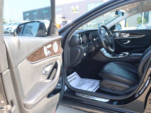 Used 2018 Mercedes-Benz E 300 image 32