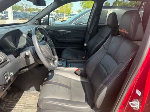 Used 2023 Honda Passport TrailSport image 2