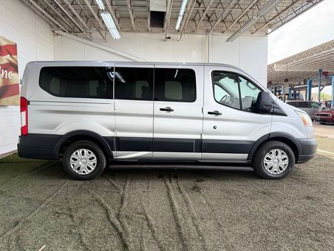 Used 2015 Ford Transit 150 XLT image 7