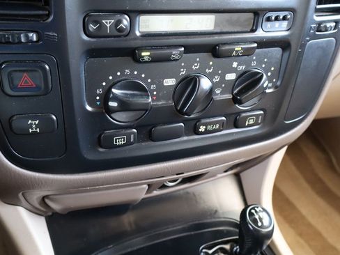 Used 2000 Toyota Land Cruiser image 42
