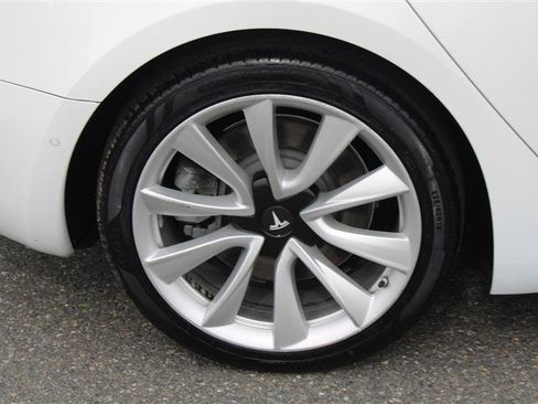 Used 2018 Tesla Model 3 Long Range RWD image 8