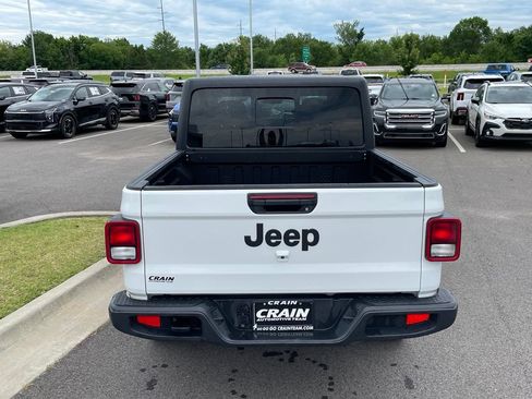 Used 2025 Jeep Gladiator Sport AWD/4WD image 6