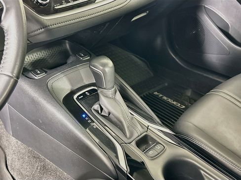Used 2020 Toyota Corolla XLE w/ Body Protection Package FWD image 24