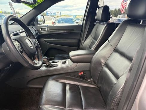 Used 2018 Jeep Grand Cherokee Limited AWD/4WD image 8