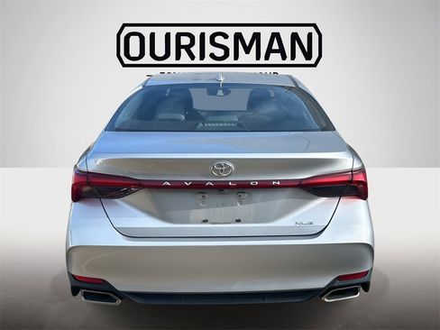 Certified 2019 Toyota Avalon XLE image 4