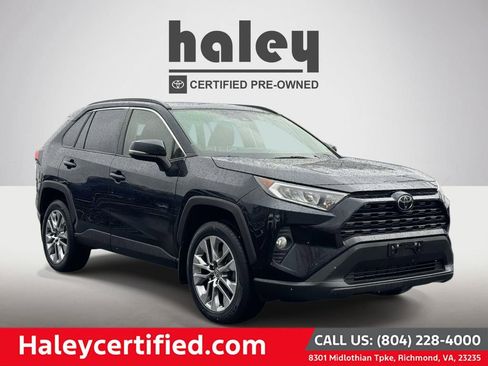 Used 2020 Toyota RAV4 XLE Premium image 1
