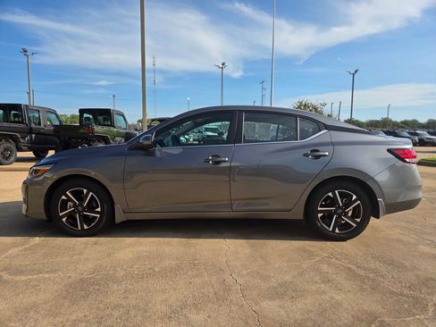 Used 2024 Nissan Sentra SV FWD image 10