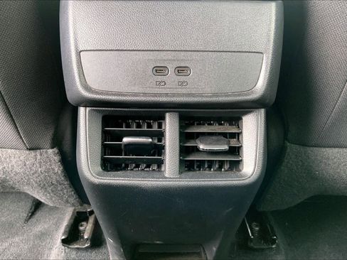 Used 2025 Chevrolet Equinox LT FWD image 34