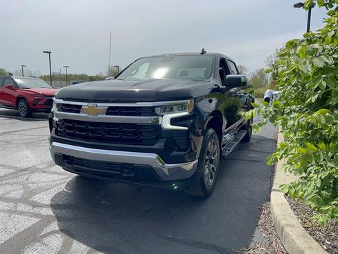 Used 2023 Chevrolet Silverado 1500 LT AWD/4WD image 3