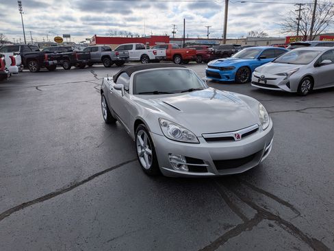 Used 2007 Saturn Sky w/ Premium Trim Pkg image 2