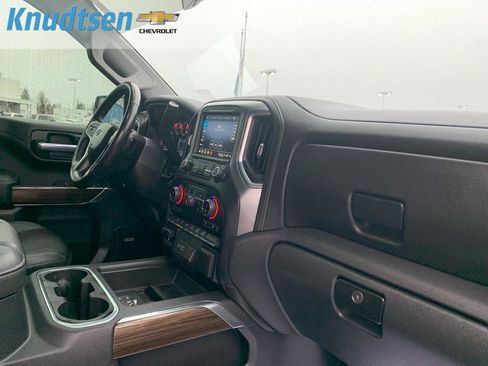Used 2021 Chevrolet Silverado 1500 LT Trail Boss w/ Convenience Package II image 9