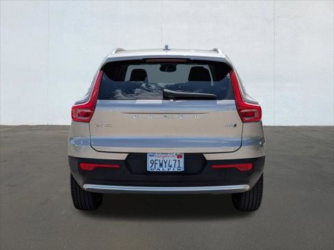 Used 2023 Volvo XC40 B5 Plus w/ Driver Assist Package image 4