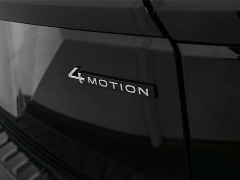 New 2026 Volkswagen Atlas Peak Edition image 13