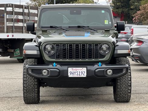 Used 2024 Jeep Wrangler Unlimited Rubicon 4xe w/ Convenience Group AWD/4WD image 11
