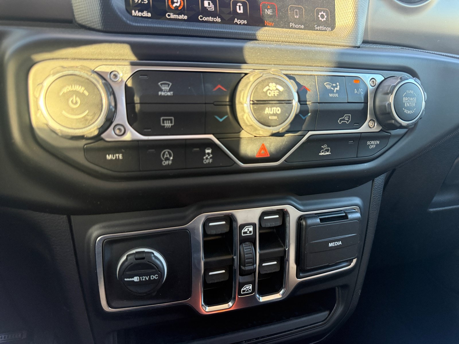 Used 2021 Jeep Gladiator Sport AWD/4WD image 24