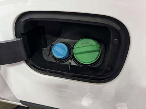 Used 2022 GMC Sierra 2500 AT4 image 40