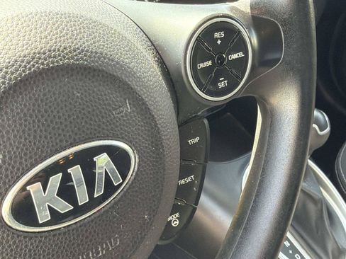 Used 2015 Kia Soul FWD image 14
