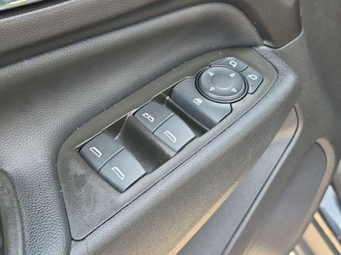 Used 2023 Chevrolet Equinox LT FWD image 13