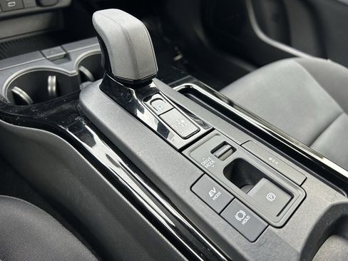 Certified 2025 Toyota Prius LE image 20