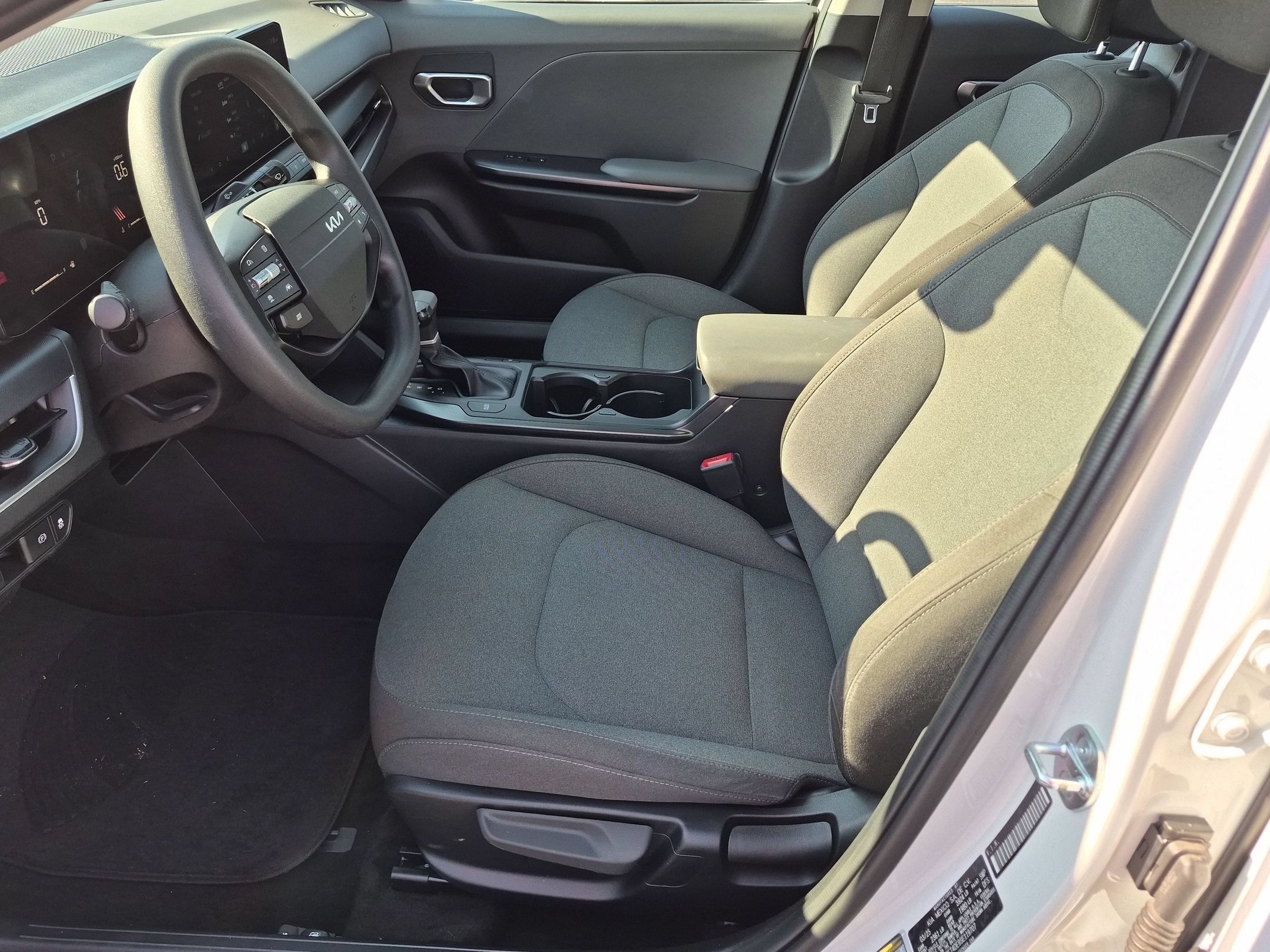 Used 2025 Kia K4 FWD image 14
