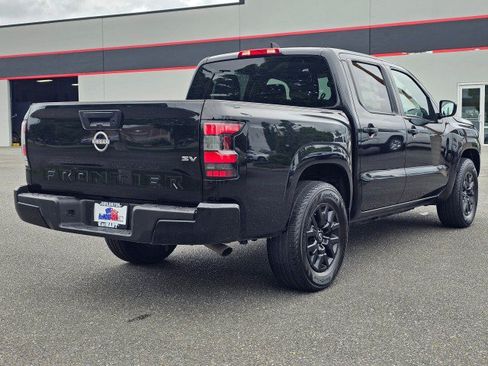 Used 2022 Nissan Frontier SV RWD image 3