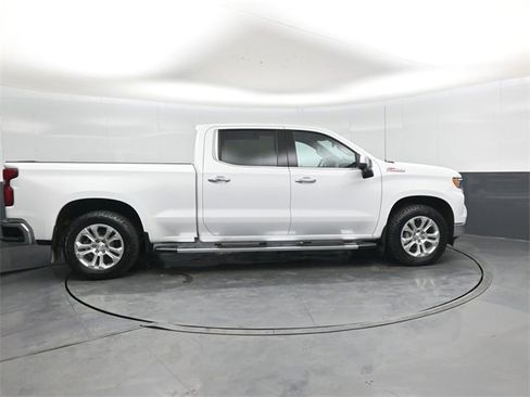 Used 2024 Chevrolet Silverado 1500 LTZ image 2