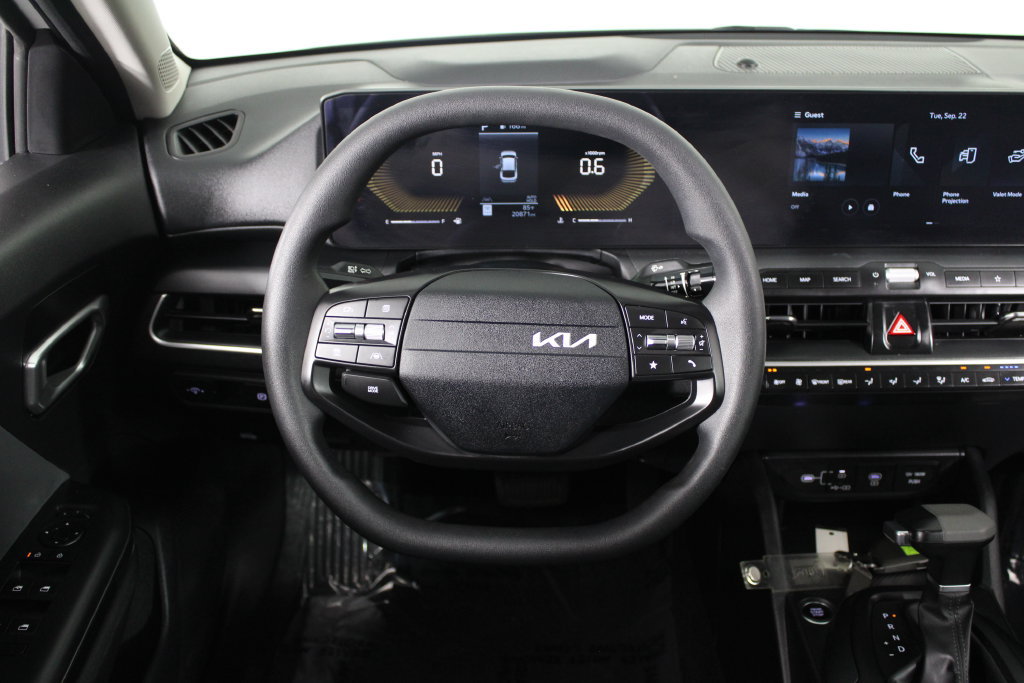 Used 2025 Kia K4 FWD image 20