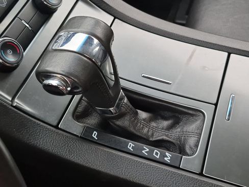 Used 2012 Ford Taurus Limited FWD image 32