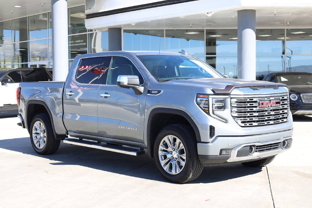 Used 2023 GMC Sierra 1500 Denali w/ Technology Package AWD/4WD image 8