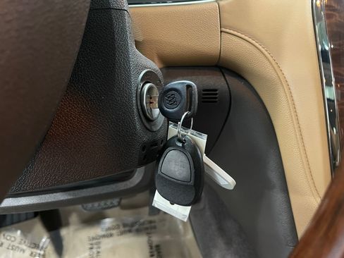 Used 2017 Buick Enclave Leather w/ Enclave Tuscan Edition FWD image 21