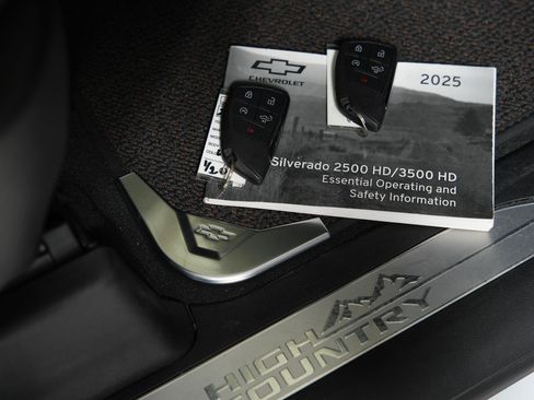 Used 2025 Chevrolet Silverado 2500 High Country w/ High Country Premium Package image 46