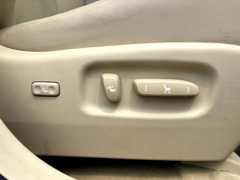 Used 2012 Lexus RX 450h FWD image 38